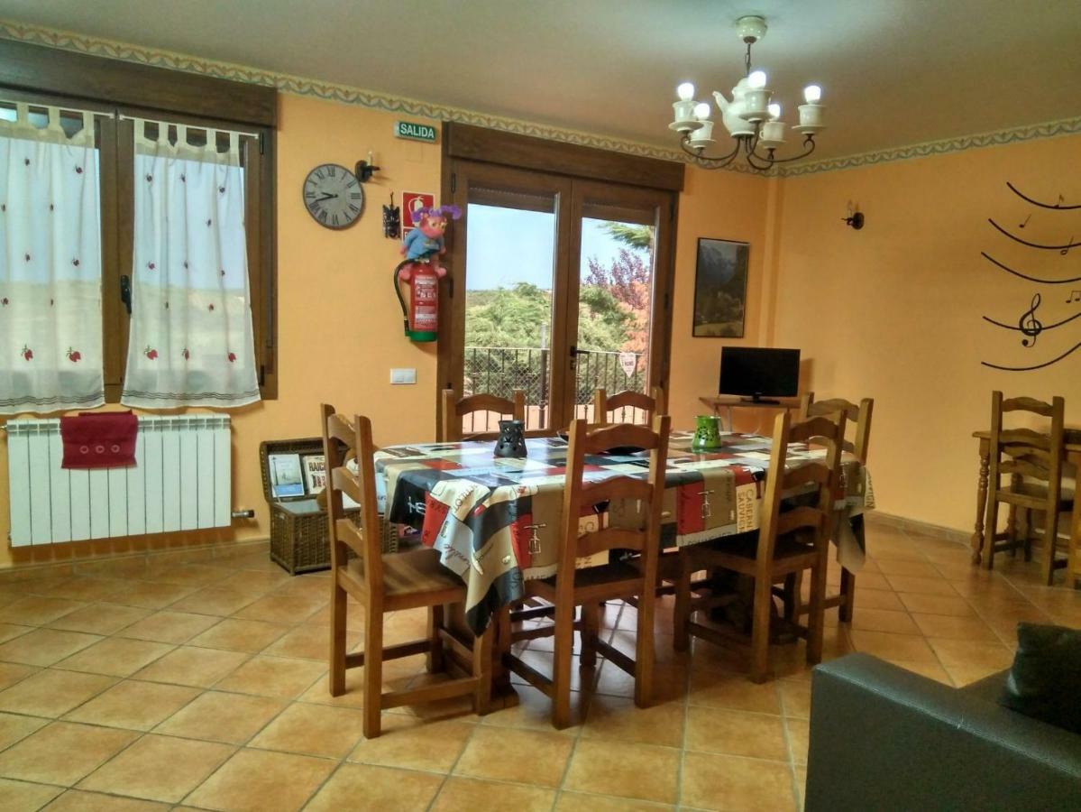 Vivienda Turistica San Martin Apartment Sotes Exterior photo